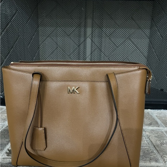 Michael Kors Brown Leather Tote - Picture 1 of 2